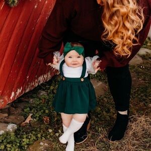 NWT infant girl suspender skirt dress set (0-3M)